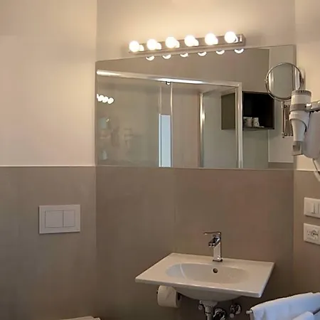 Oliva Hotel 3*